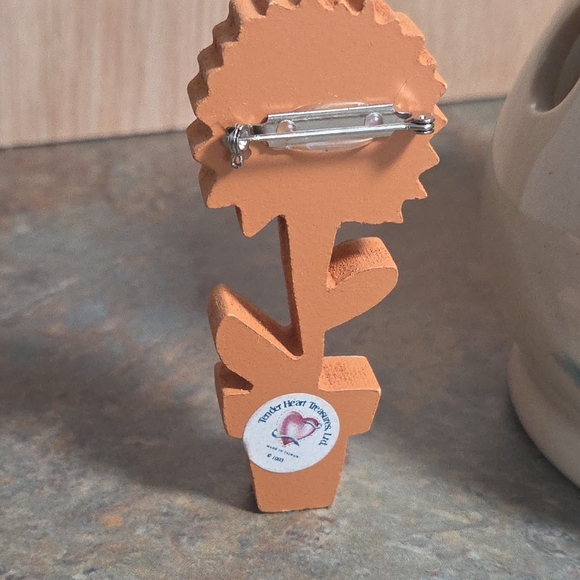 Decorative Cream Ceramic Candle Holder - Picture 2 of 4